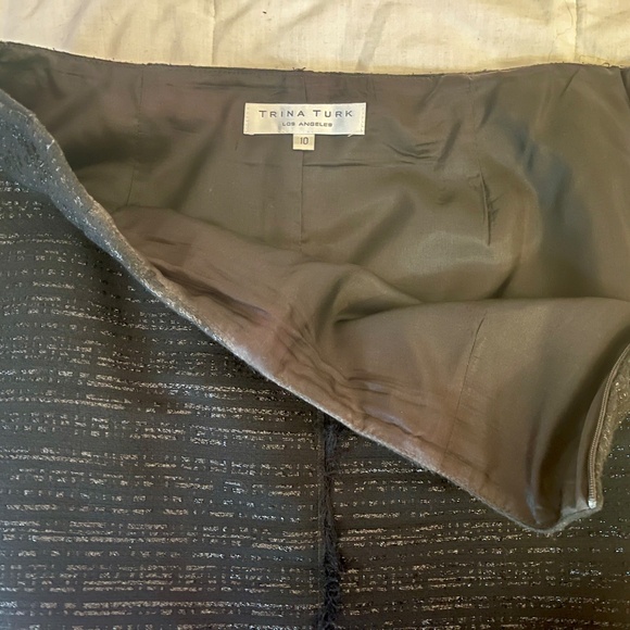 Trina Turk Los Angeles Distressed/Tweed Style Black/Silver Mini Skirt / Size 10 - Picture 7 of 10